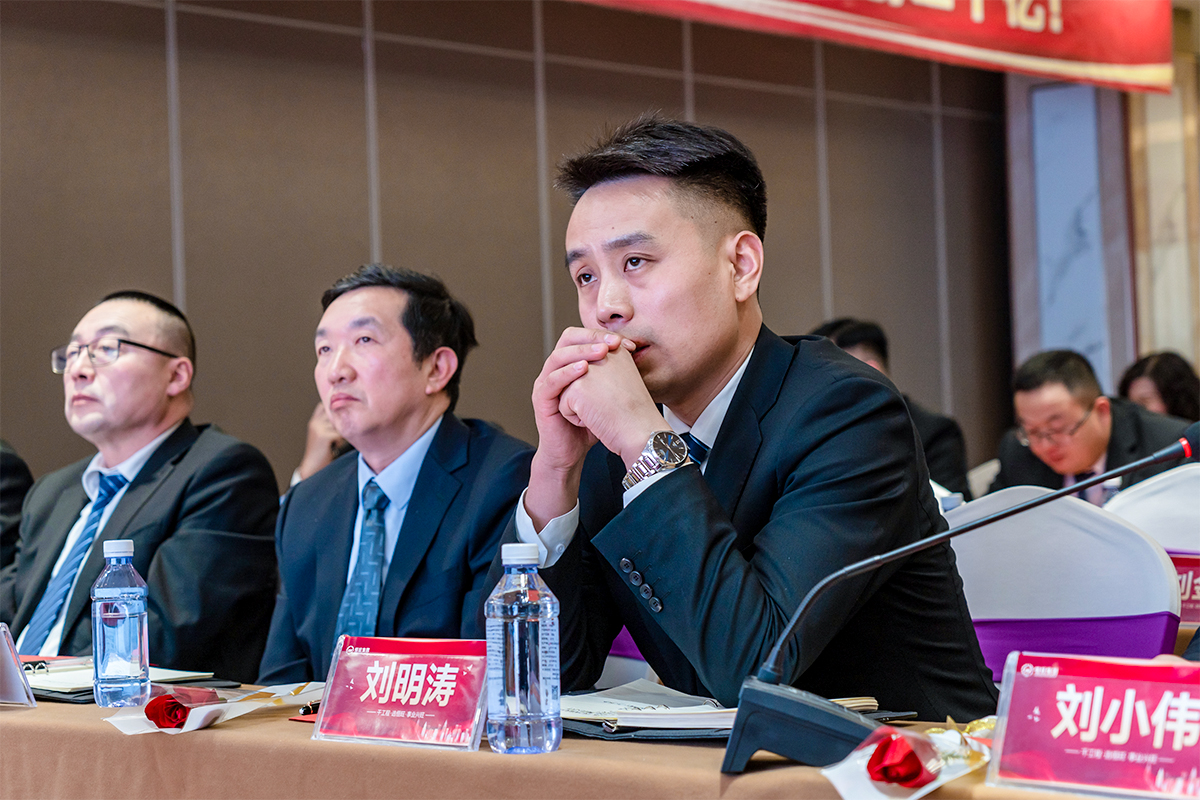 董事長(zhǎng)、總經理劉明濤(tao)