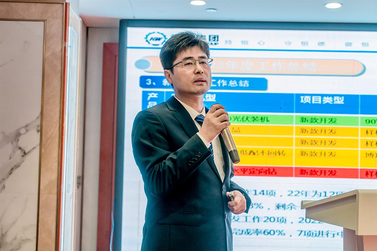 輪(lun)挖研究所總監(jian)宋永強