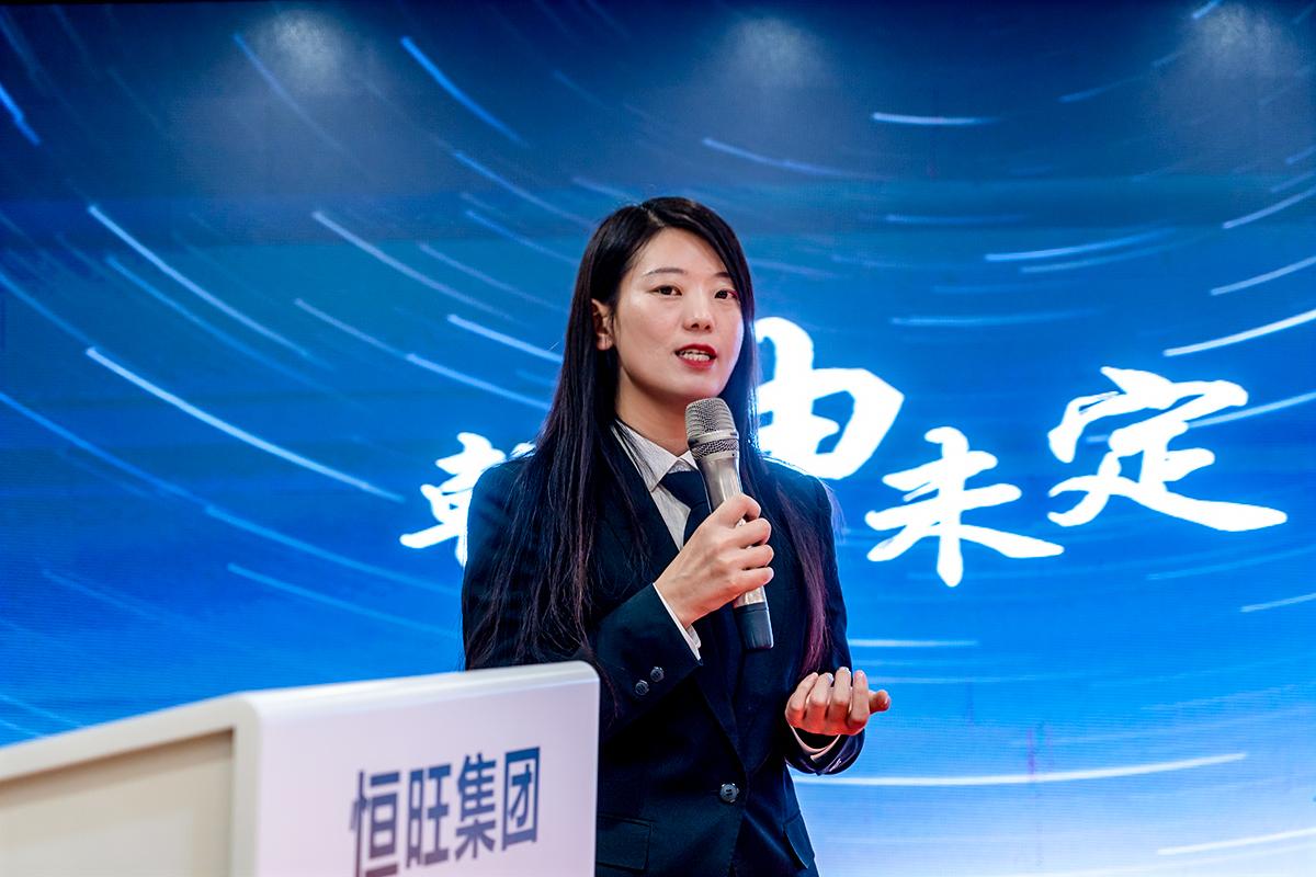 外(wài)貿部總經理助(zhù)理、鑽樁部長劉(liu)美紅