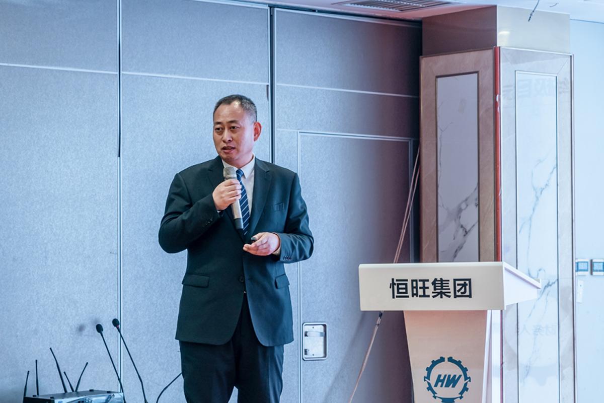 财(cái)務中心部長劉(liu)江甯