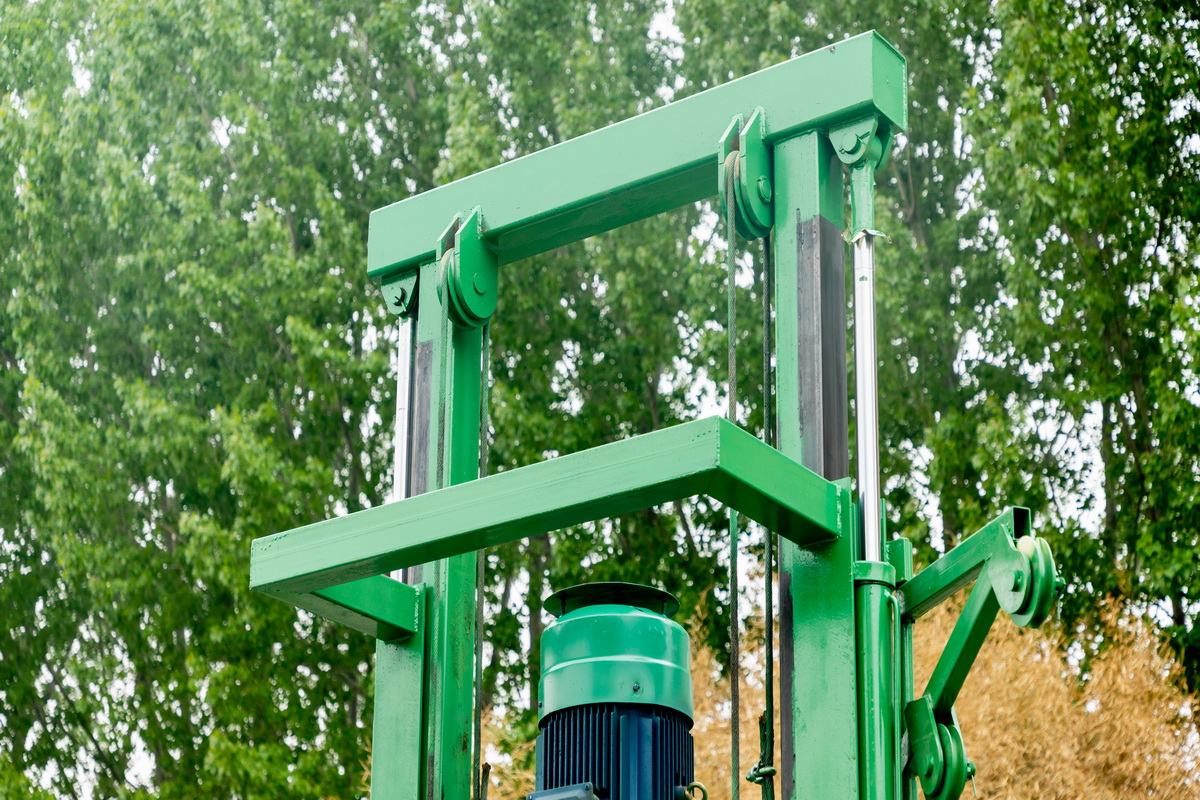 5寸(cun)橡膠履帶鑽機(jī)