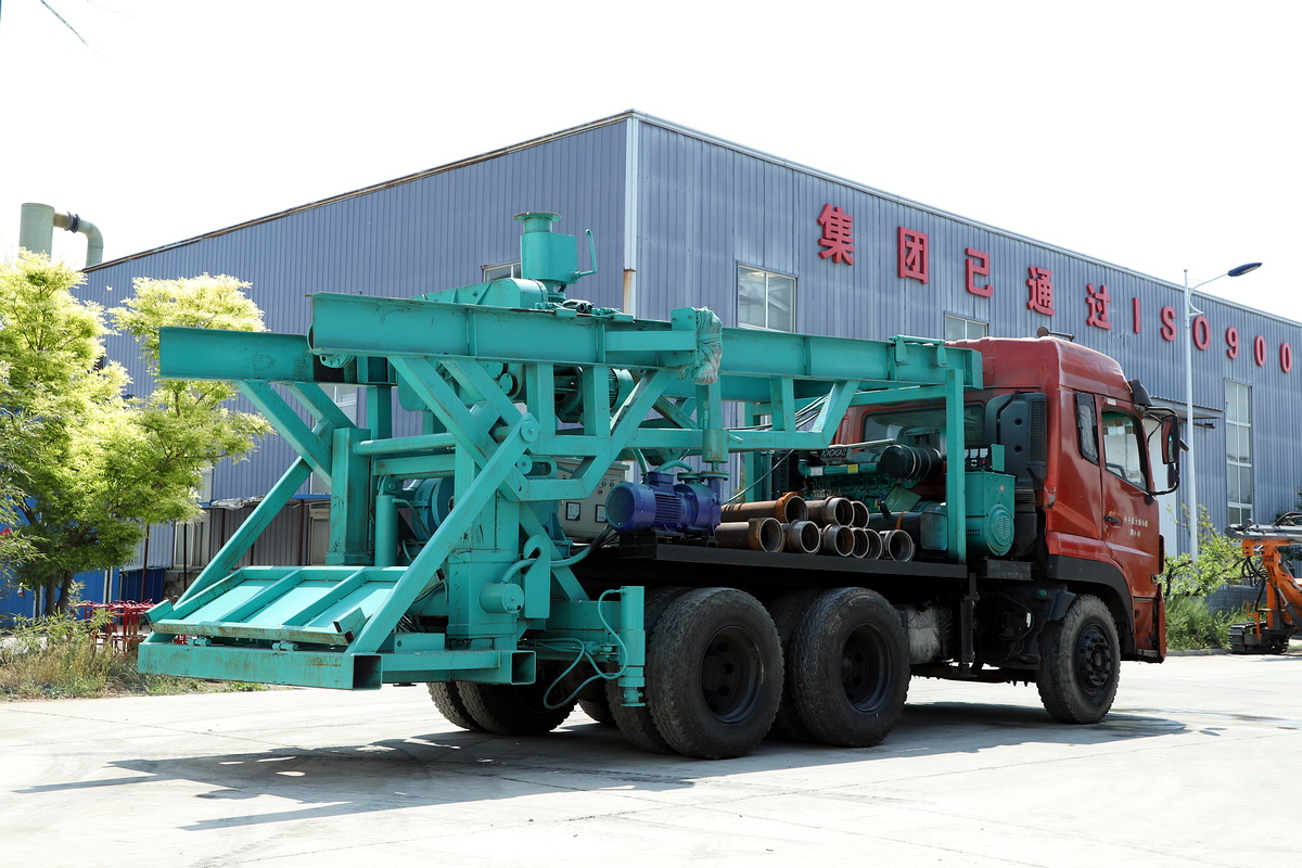 8寸後八輪(lun)汽車鑽機