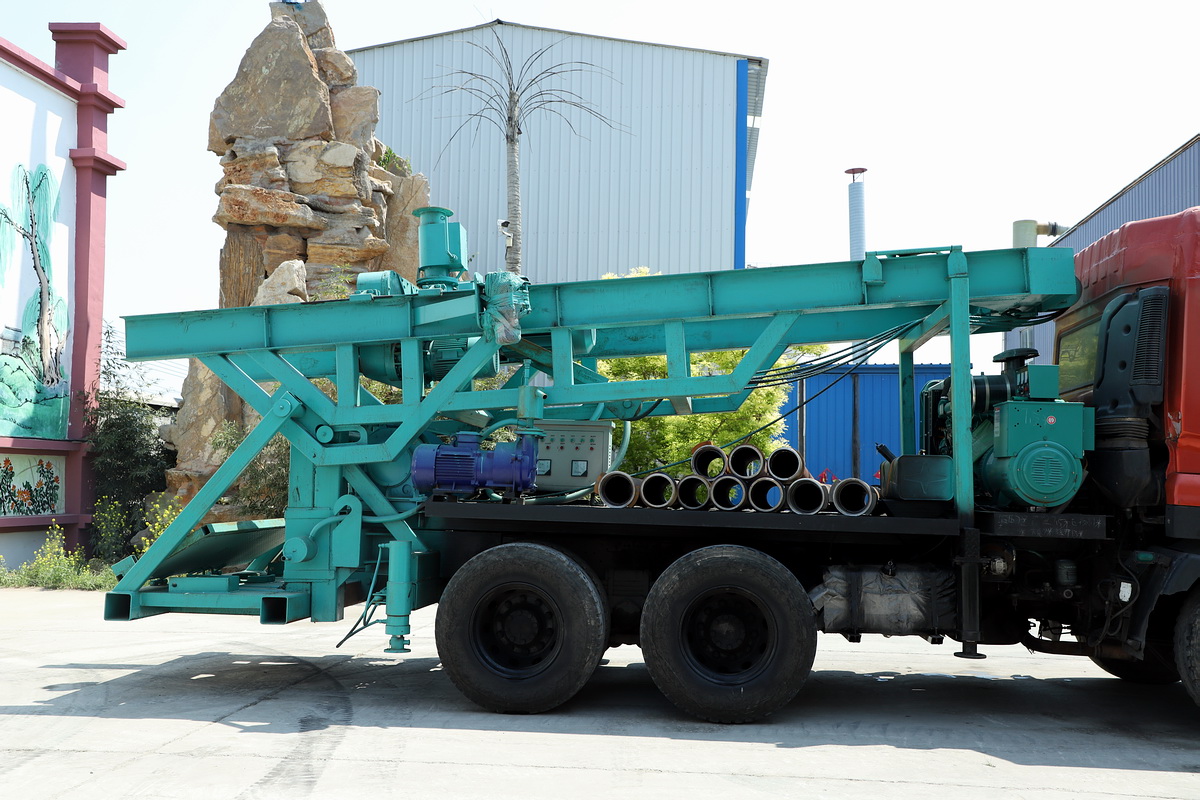 8寸後八輪汽車(chē)鑽機