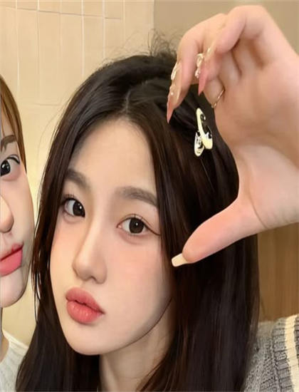 阿利威利斯笔下的世界美学价值分析经典的：艺术美感与审美特征探讨，收视第一